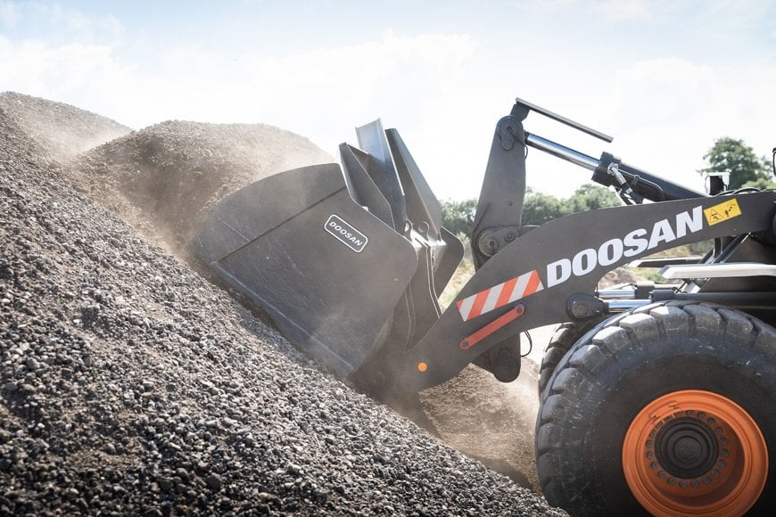 DOOSAN LAUNCHES NEW DL420-7 STAGE V WHEEL LOADER